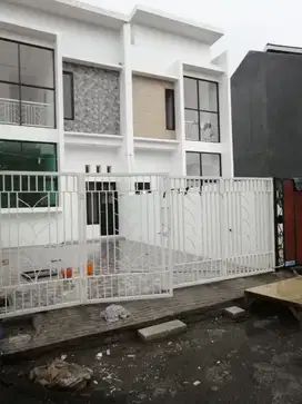 RUMAH DIJUAL HARGAA SPESIAL BULAN INI MILIKI SEGERA DI TENGAH SURABAYA