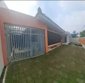 Rumah besar siap pakai strategis bisa kantor di Buahbatu Bandung