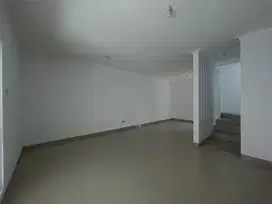 DIJUAL RUMAH 2 LANTAI SUDAH RENOVASI DI CLUSTER BARU KOTA WISATA!