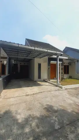 DI KOTA SLEMAN RUMAH DLM CLUSTER PERUM STRATEGIS