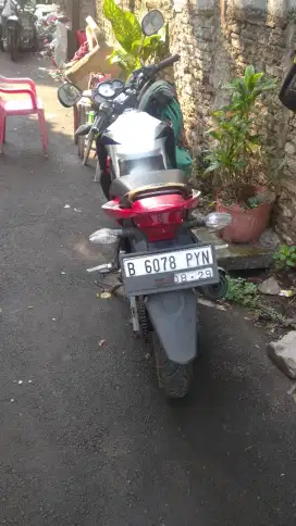 Honda cb 150r 2014