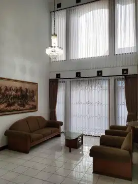 Rumah siap huni baru bres renovasi enak nyaman daerah setraduta