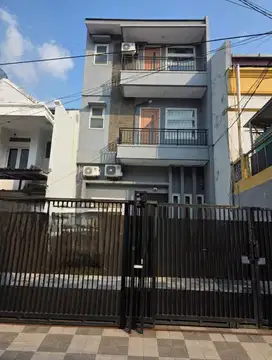 Rumah sunter 3 lt dlm kompleks
