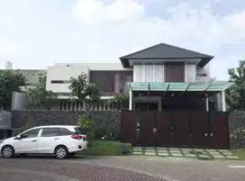 Rumah Graha Famili Surabaya Barat Ciamik Tropical Minimalis