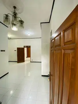 Dijual Rumah Rungkut Mapan