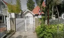 RUMAH BELANDA TENGAH KOTA SURABAYA