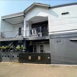 Rumah 2 Lantai Bonus 4 Unit Kos Kosan di Depok