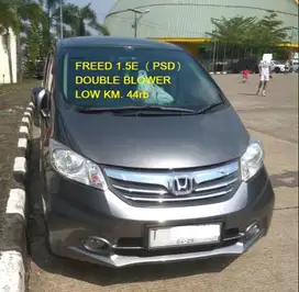 (LOW KM) Honda Freed PSD 1.5 E 2013