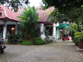 Rumah asri strategis di Ragunan dekat akses tol Jakarta - Serpong