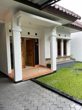Rumah Nyaman Terawat Siap Huni di Batununggal Bandung