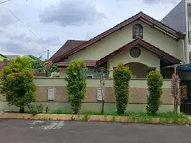 Rumah Dipusat Kota Galaxy, Bekasi