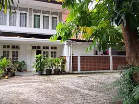 Rumah Strategis, Aman, Nyaman, Dan Siap Dihuni di Jalan Senayan