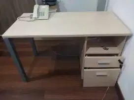 Meja Kerja Kantor Informa Sieben workstation