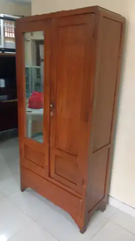 Lemari klasik jadul lawasan