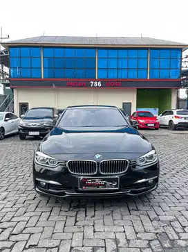 BMW 320i Luxury LCI A/T Hitam 2018  civic scirocco city camry glc 250