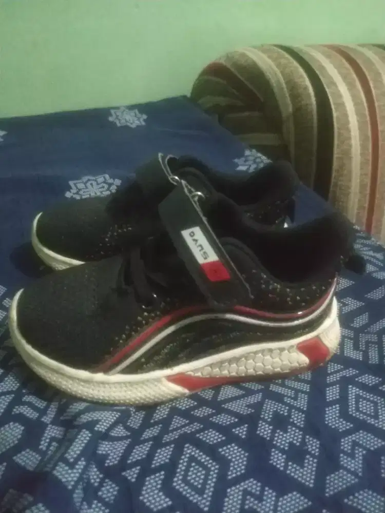 Sepatu Sneaker Dans anak