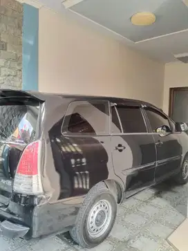 Toyota Kijang Innova 2010 Bensin