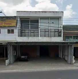 Disewakan ruko pinggir jl utama