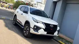 Toyota Fortuner 2.4 VRZ TRD Sportivo Diesel 2018
