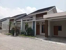 Di Jual Rumah Minimalis Elegan Carport 2 Mobil dekat Sekolah BudiMulia