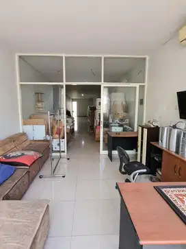 Ruko Siap Pakai di Tengah Kota Surabaya, Dekat Mayjend dan Diponegoro