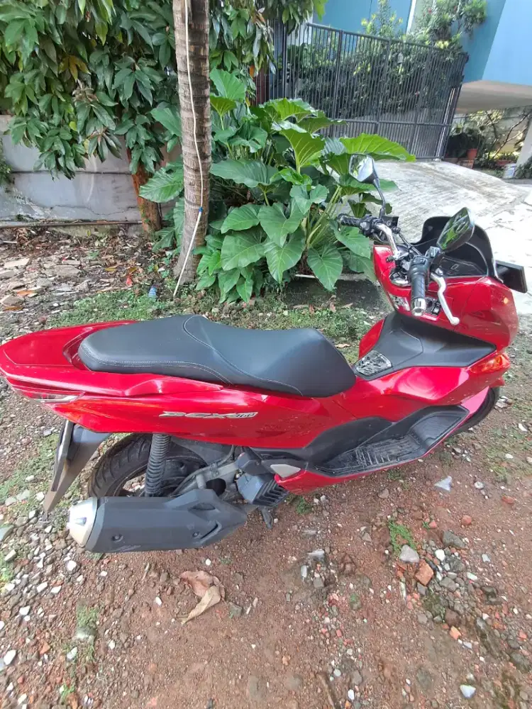 Dijual Honda pcx cbs th 2023 merah glossy