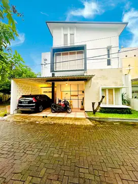 Rumah Mewah 2lt Full Furnish Siap Huni Baturan Colomadu