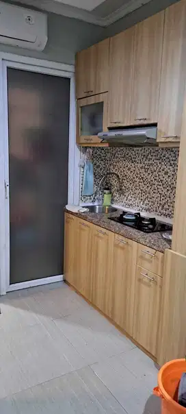 DISEWAKAN APARTEMEN GREEN PRAMUKA 2 KAMAR FURNISH INCLUDE MAINTANCE