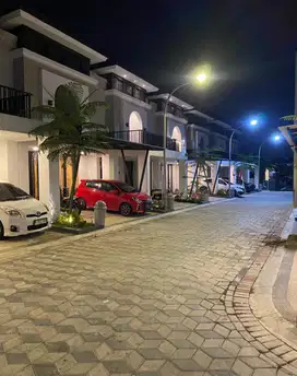 Rumah mewah samping kampus unimus tembalang kota semarang