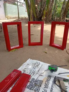 Kami menerima pesanan poster & kusen pintu bahan baje ringan