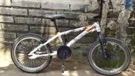 Sepeda bmx uk20 merk wimcycle