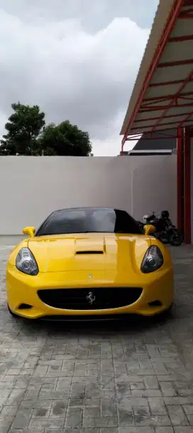 FERARI CALIFORNIA 2013 KM 5000 ASLIII