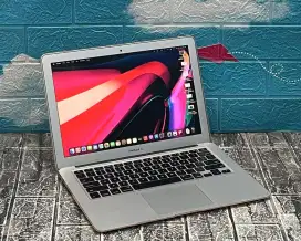 MacBook Air (Retina, 13inch 2017) 8/128 GB