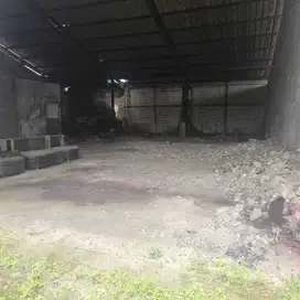 Di jual Gudang GunungN Putri  Pinggir jalan
