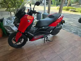 Xmax 250 connected tahun 2024