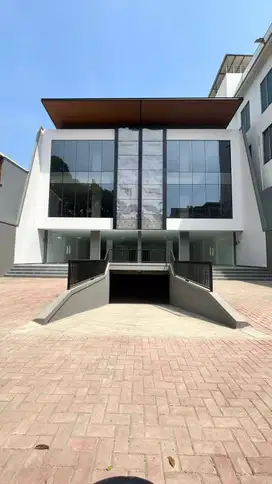 Dijual Gedung Baru LT 600, 4 Lantai harga 21 M nego Jakarta Timur