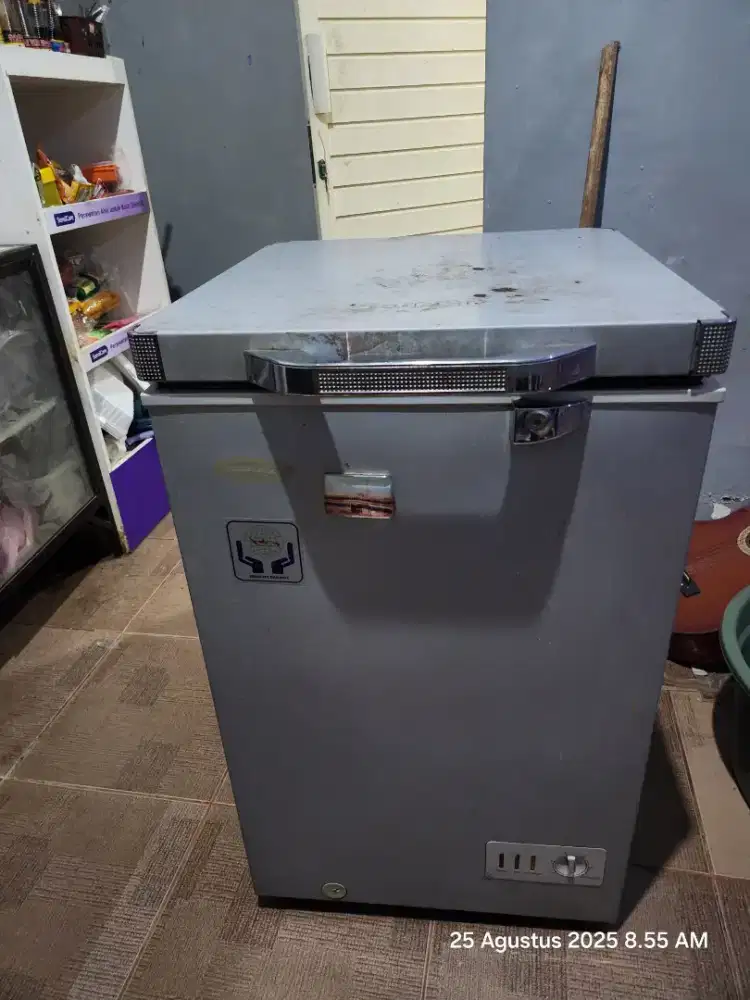 Dijual freezer merk SANSIO