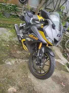 YAMAHA R15 V3 2019