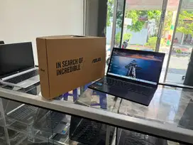 CORE I3gen12 SSD 512 GB RAM 8 GB GARANSI 2 thn super Like new