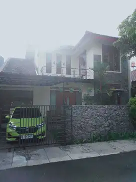 Di Jual Rumah 2lantai - Bagus Bebas Banjir di Cirendue, Ciputat