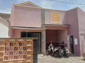 Rumah lokasi strategis. Perum Tembok Indah.