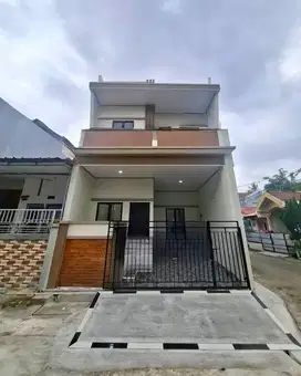 Dijual Rumah 2 Lantai Siap Huni di Taman Harapan Baru Bekasi