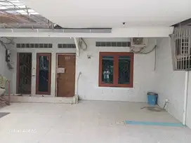 Dijual Rumah Semi furnished 2LT ada Rooftop di HI2