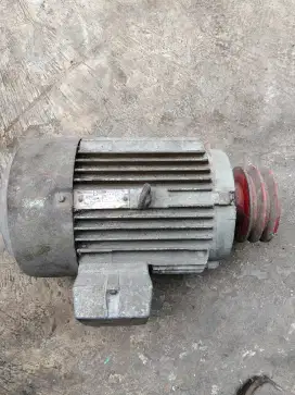 Dinamo penggerak 5,5 HP original 3 phase, berat sekali
