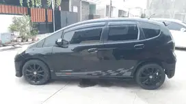 Honda Jazz Type RS 1.5 manual th 2012 Hitam ori cat tgn 1 mulus sekali
