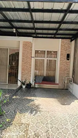 Disewakan Rumah Semi Furnished Rapi 1 Lantai di Cluster Modernland