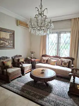 Rumah mewah siap huni jl patiunus Kebayoran Baru