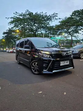 Toyota Voxy 2,0cc 2018