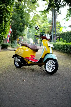 VESPA PRIMAVERA 150 YACHT CLUB 2018