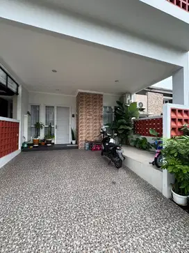 Rumah 2 lantai di perumahan bukit dago serpong